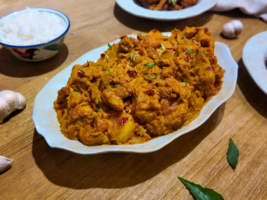 Hearty Curry Chicken & Kentang Set (Serves 2-4 Pax)